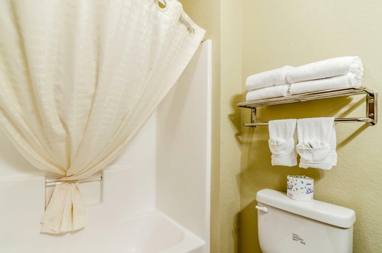 Cobblestone Inn&Suites-Kersey Extérieur photo