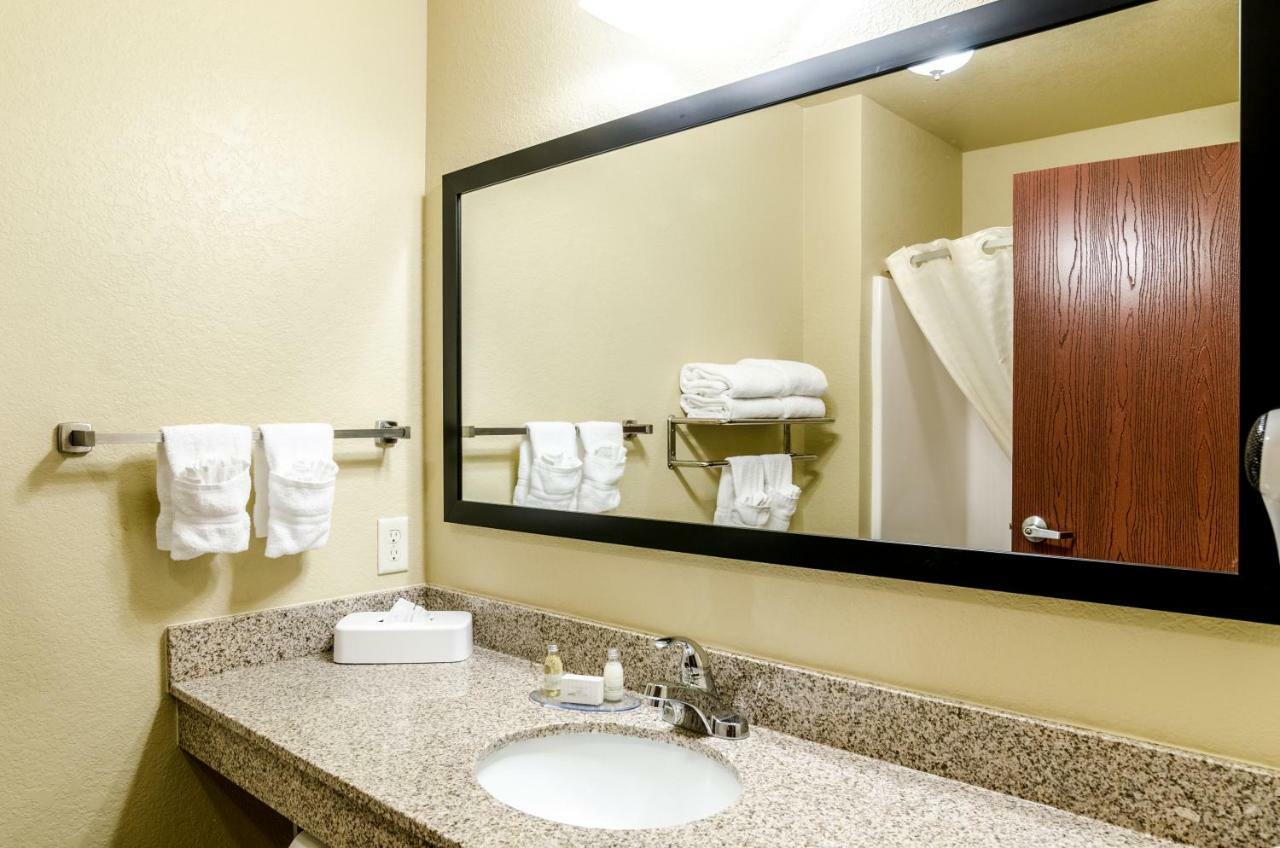 Cobblestone Inn&Suites-Kersey Extérieur photo
