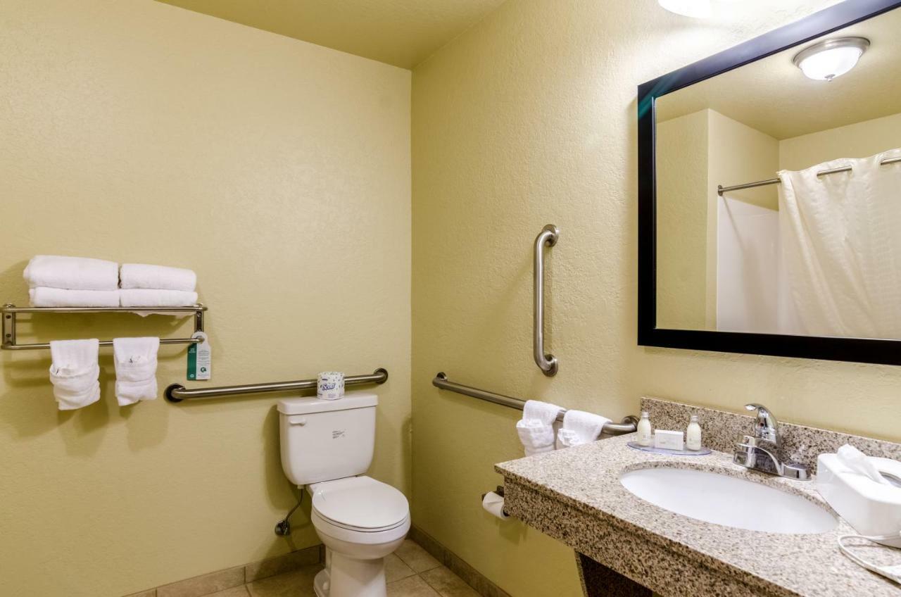 Cobblestone Inn&Suites-Kersey Extérieur photo