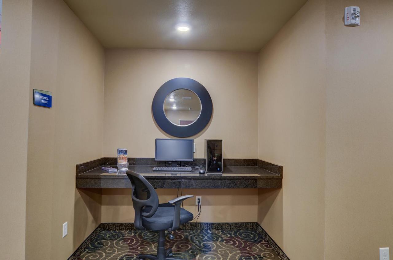 Cobblestone Inn&Suites-Kersey Extérieur photo