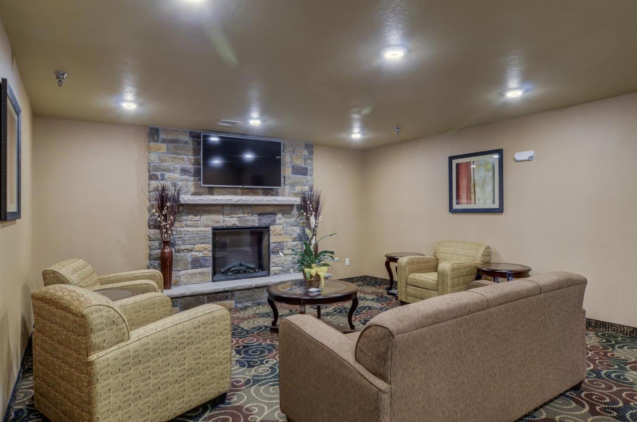 Cobblestone Inn&Suites-Kersey Extérieur photo